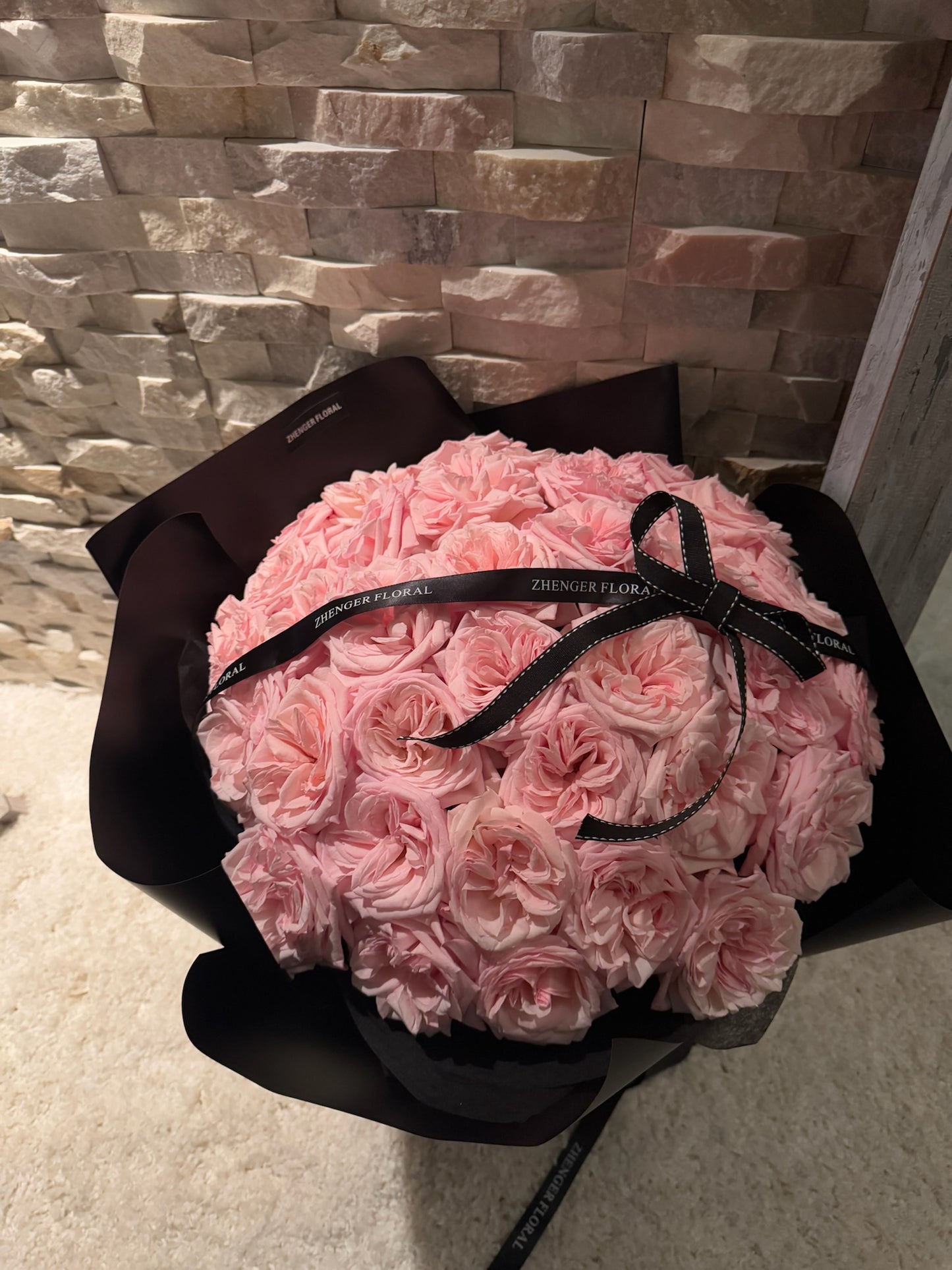 Roses with a sweet scent(Pink Aimee Lou)