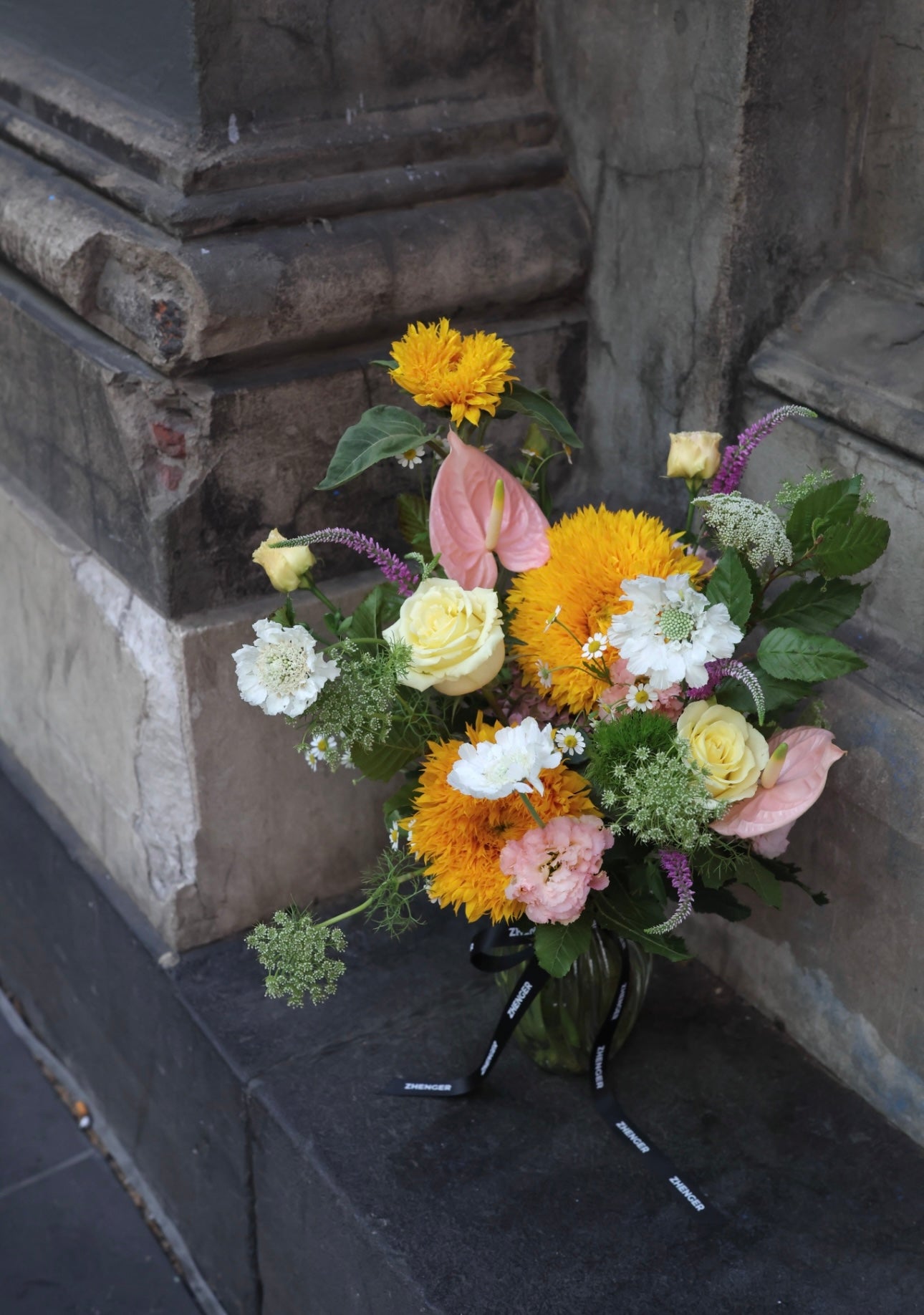 Golden Pause(Vase included)