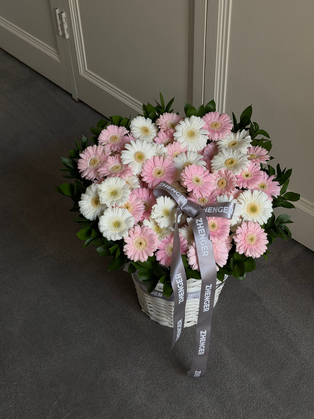 0v0 Blush Daisy Basket