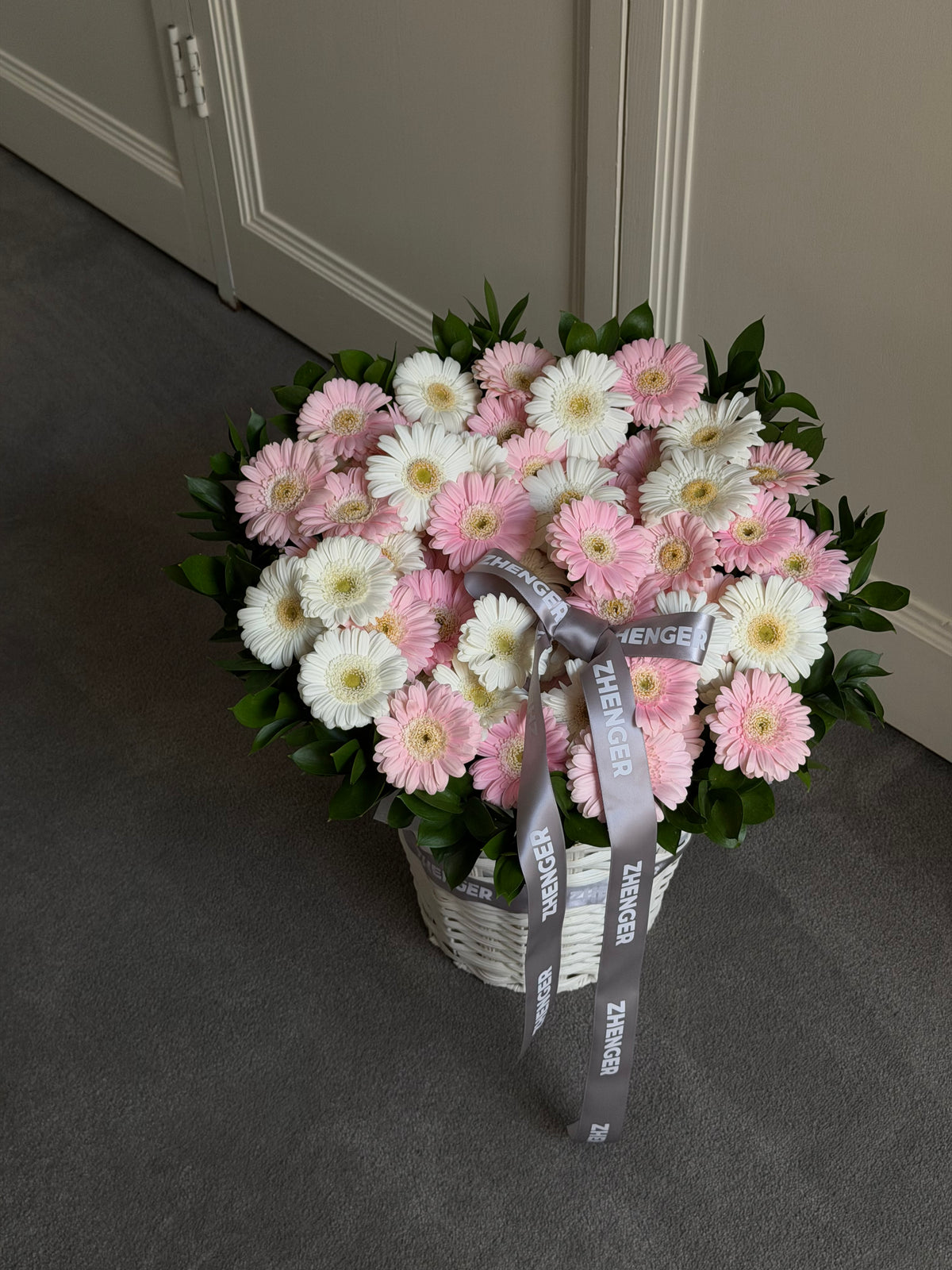 0v0 Blush Daisy Basket