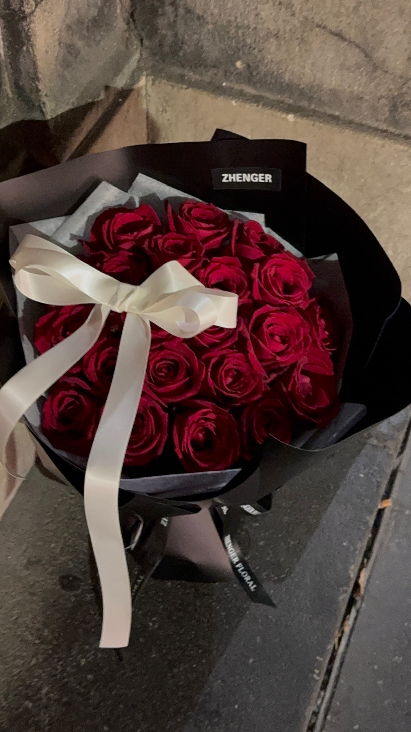 Love Script (Red Roses)