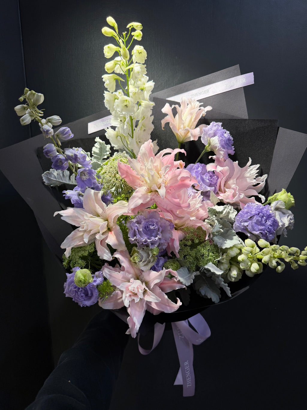 0v0 A Roselily Dream (front facing bouquet)
