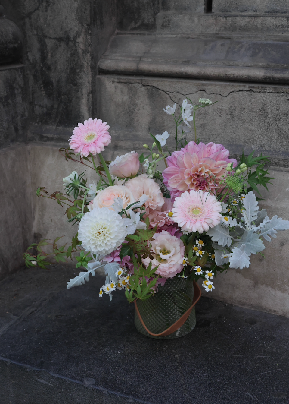 Blush Stillness （Vase Arrangement）