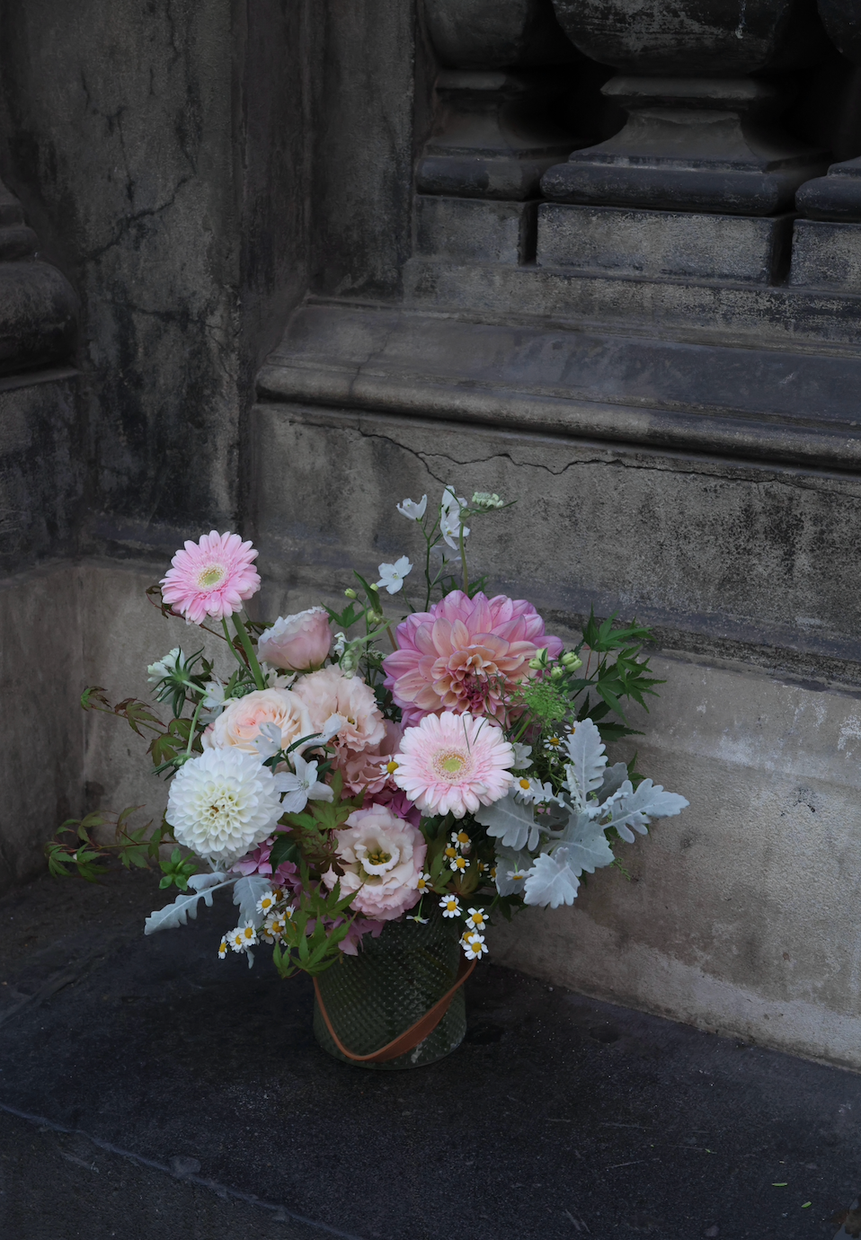 Blush Stillness （Vase Arrangement）