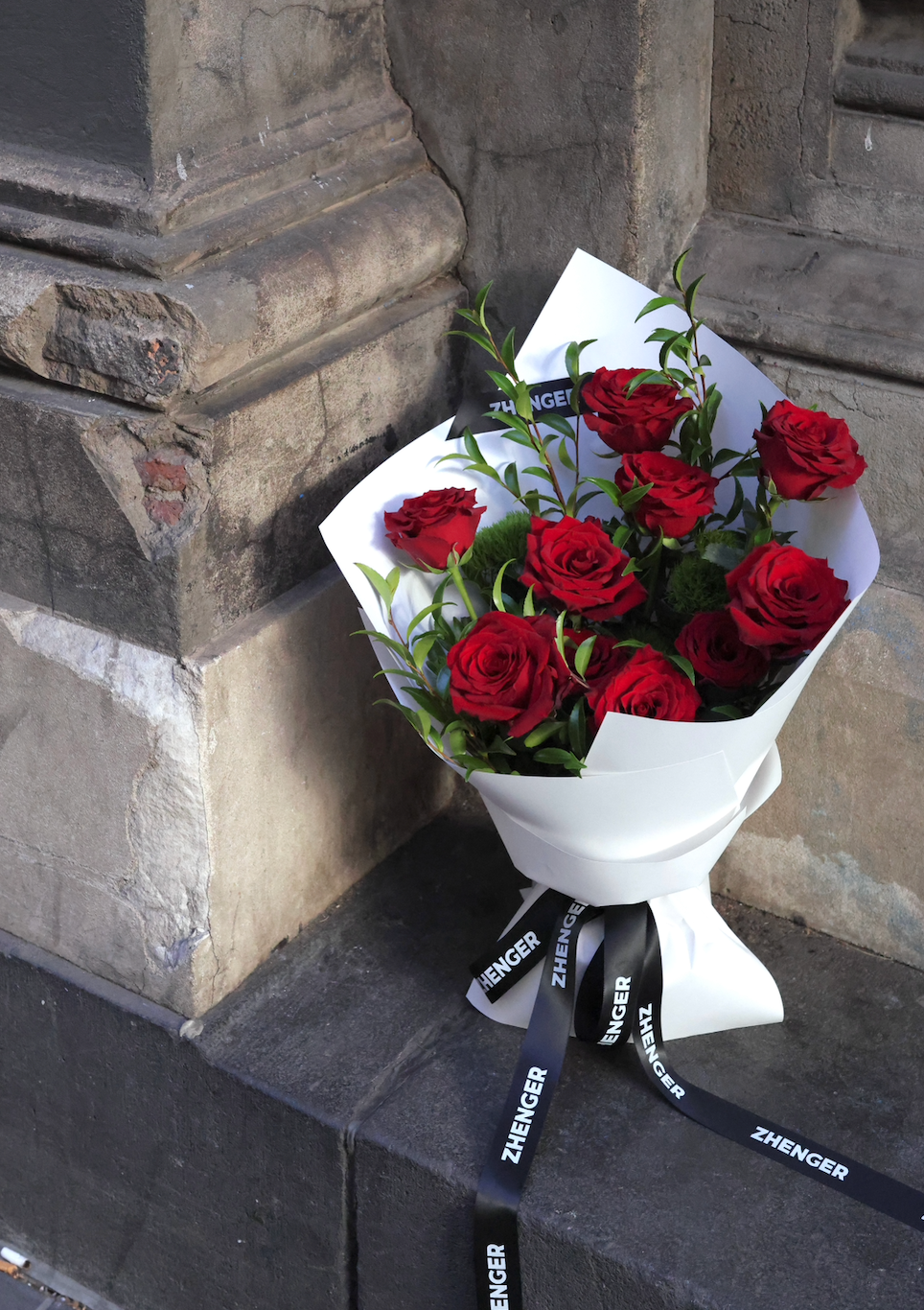 Scarlet Muse Bouquet （White Wraping)